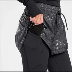 Athleta Rainier 2 in 1 Leopard‎ Print Black Short Legging Tight
